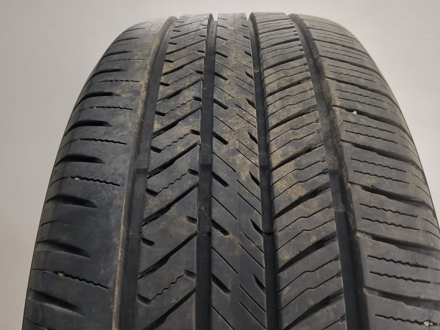 Used Tire 225/50R18 YOKOHAMA YK-GTX ALL SEASON 95V - Tread Depth 8/32 - Oemusedautoparts1.com