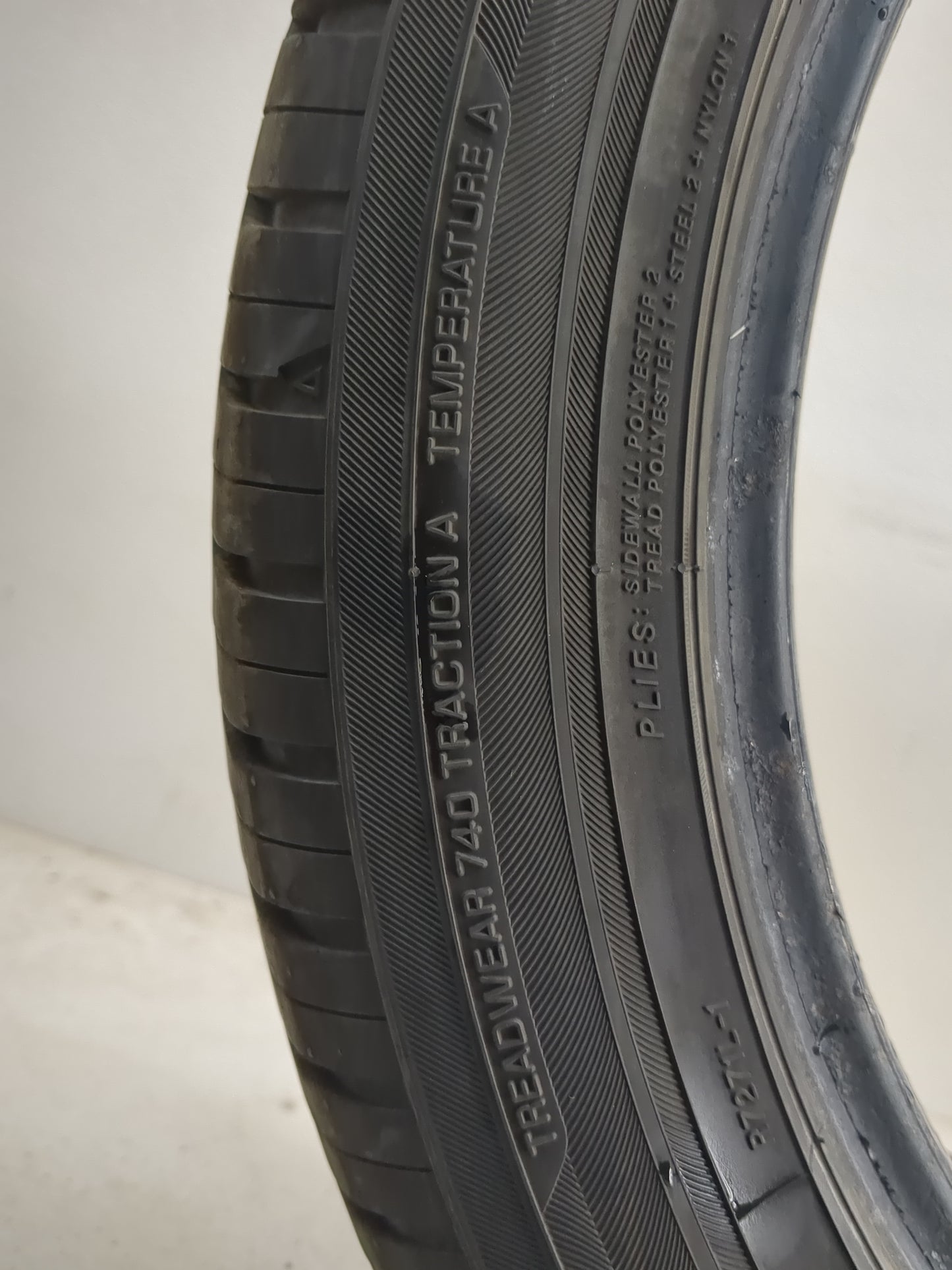 Used Tire 225/50R18 YOKOHAMA YK-GTX ALL SEASON 95V - Tread Depth 8/32 - Oemusedautoparts1.com
