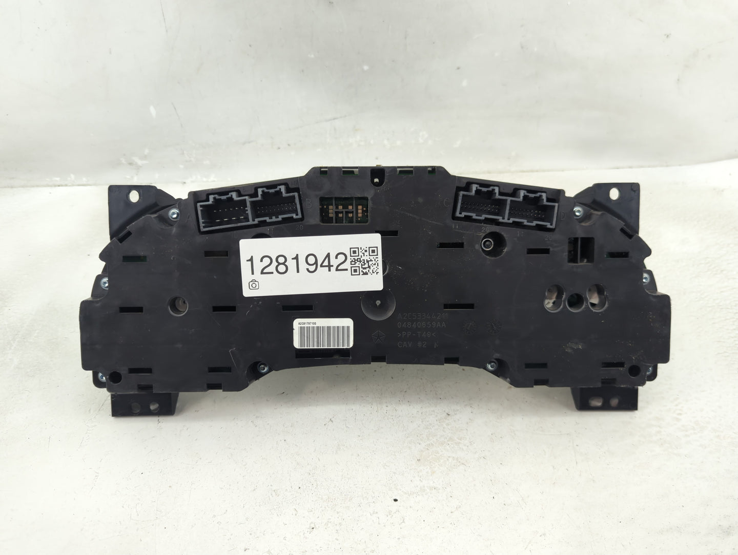 2011-2014 Dodge Avenger Instrument Cluster Speedometer Gauges P/N:04840659AA Fits Fits 2011 2012 2013 2014 OEM Used Auto Par