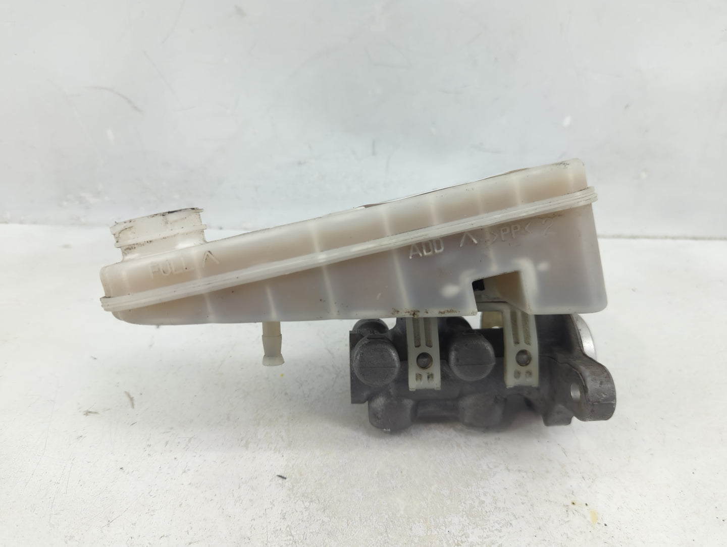 2008-2014 Dodge Avenger Brake Master Cylinder - Oemusedautoparts1.com