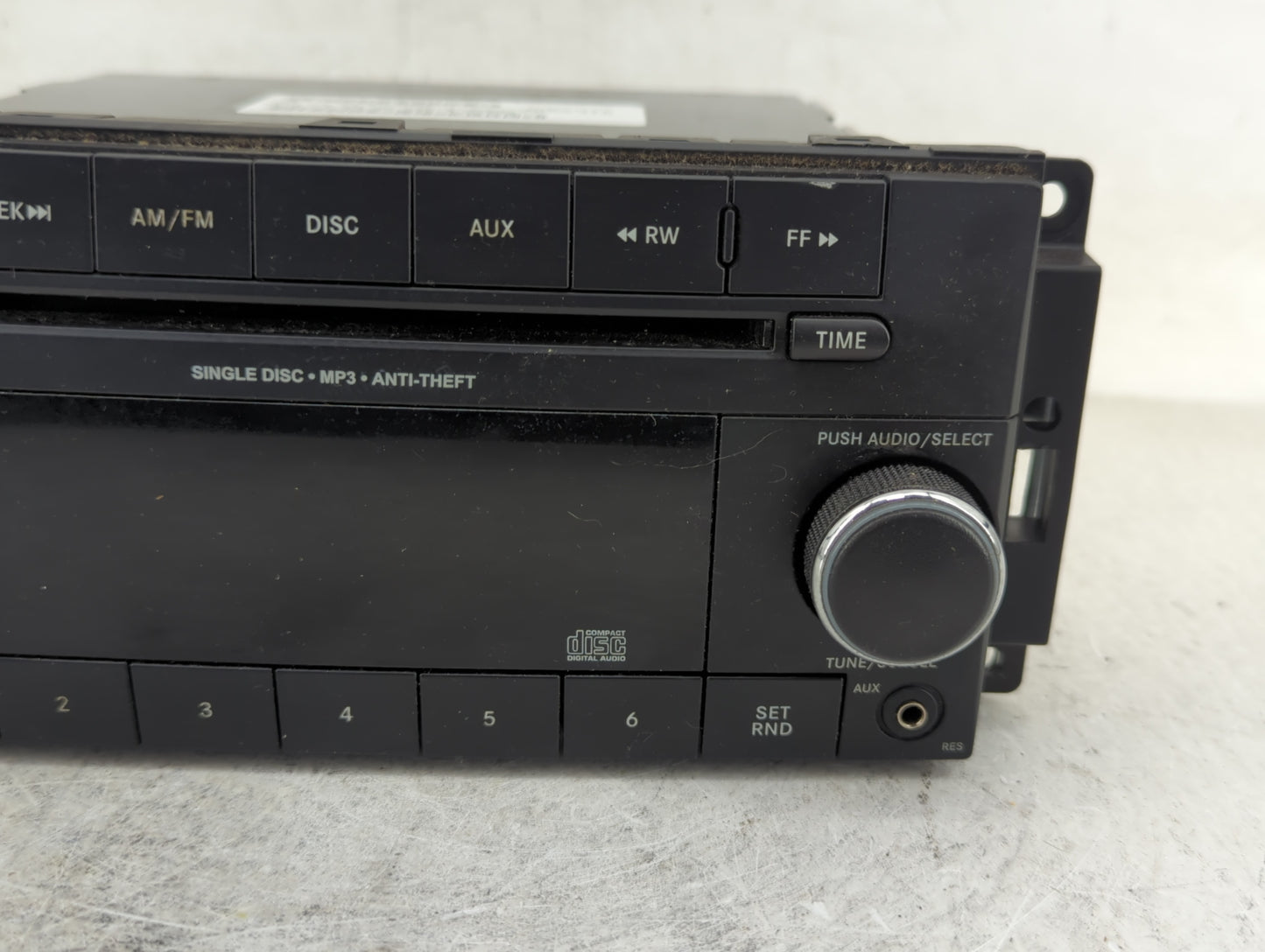 2013-2014 Dodge Avenger Radio AM FM Cd Player Receiver Replacement P/N:05091195AC Fits Fits 2013 2014 OEM Used Auto Parts - 