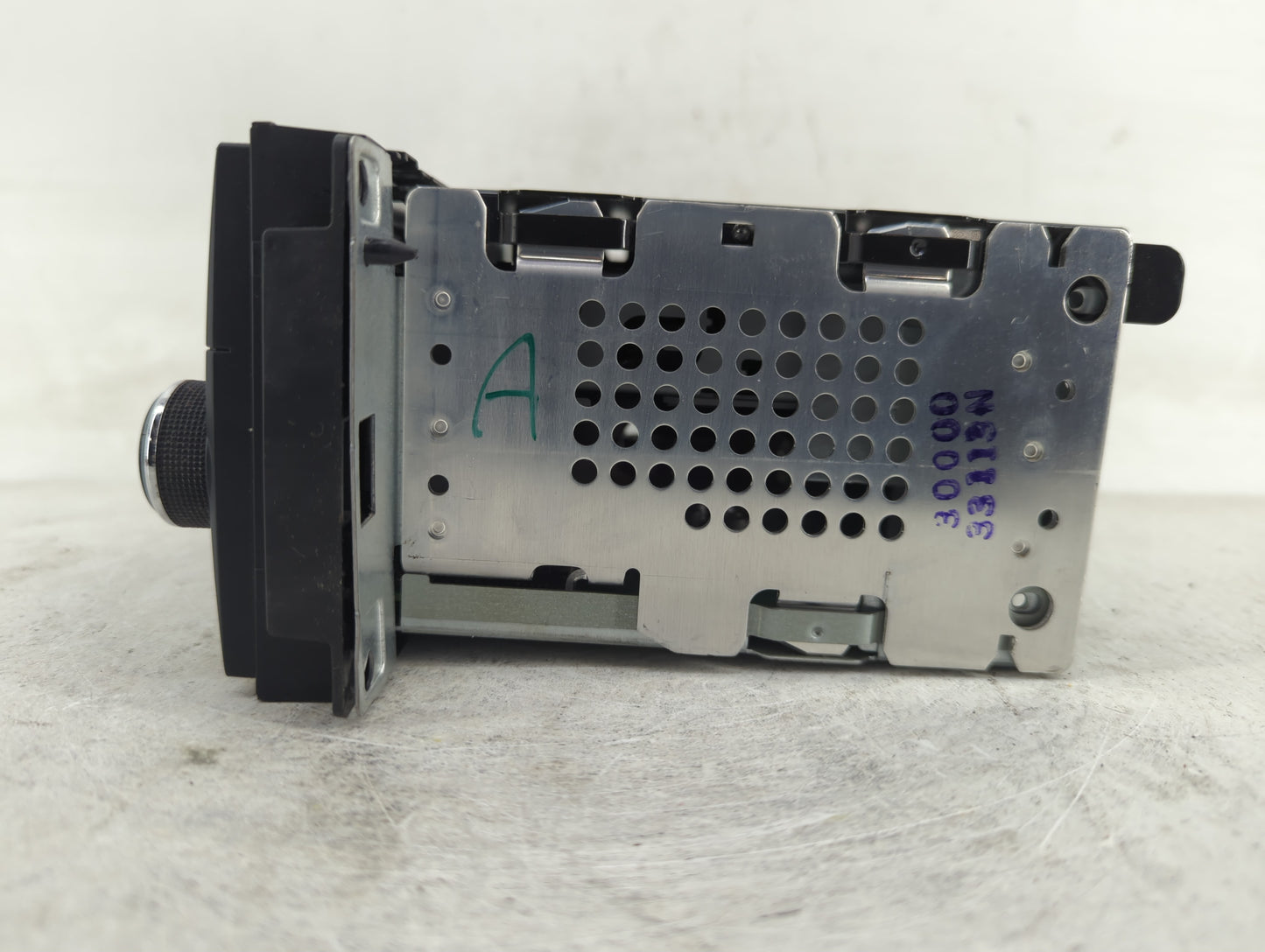 2013-2014 Dodge Avenger Radio AM FM Cd Player Receiver Replacement P/N:05091195AC Fits Fits 2013 2014 OEM Used Auto Parts - 