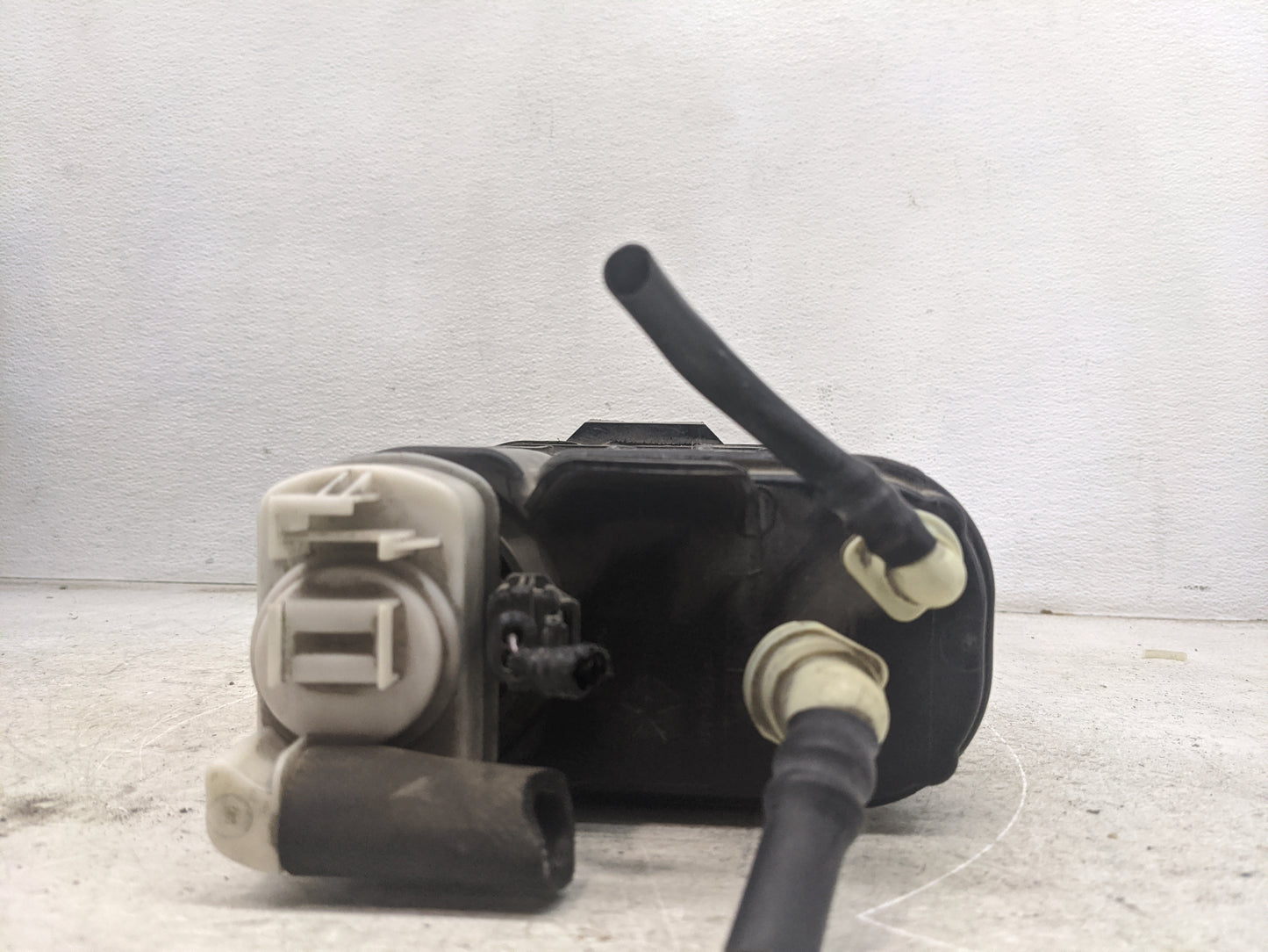 2014 Dodge Avenger Fuel Vapor Charcoal Canister 1462237 - Oemusedautoparts1.com