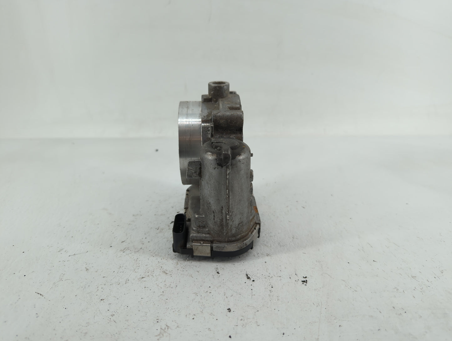 2011-2014 Dodge Avenger Throttle Body P/N:05184349AE 05184349AC Fits OEM Used Auto Parts - Oemusedautoparts1.com