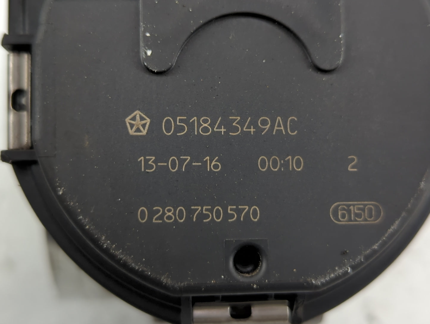 2011-2014 Dodge Avenger Throttle Body P/N:05184349AE 05184349AC Fits OEM Used Auto Parts - Oemusedautoparts1.com