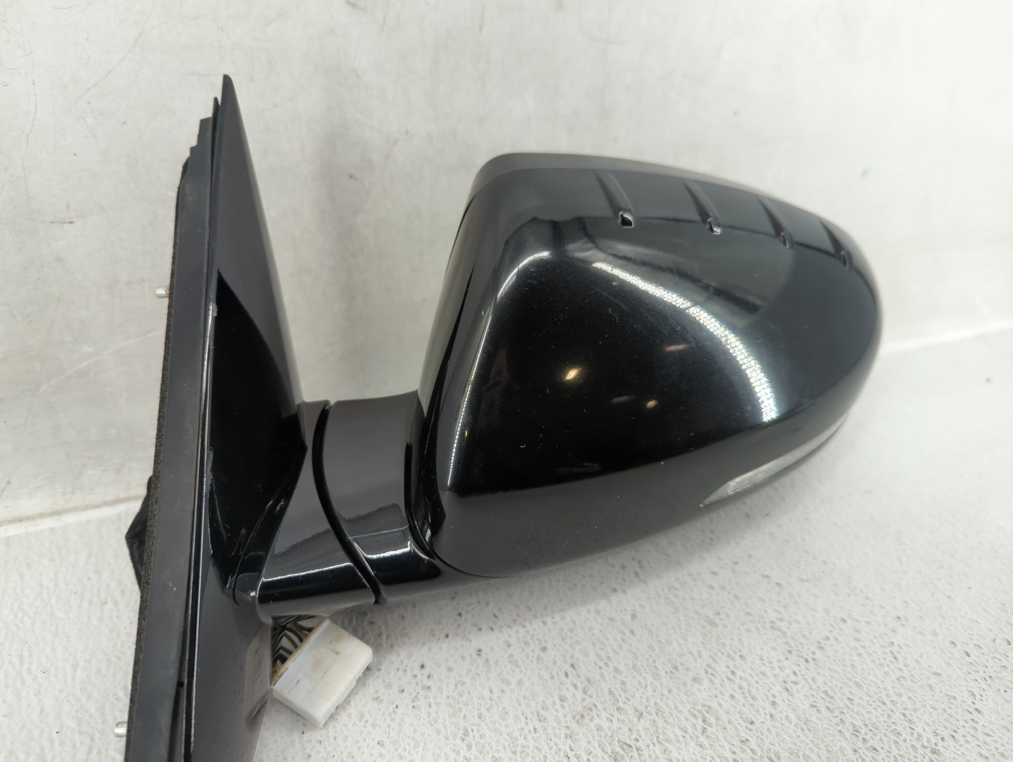 2014 Dodge Avenger Driver Side View Mirror - Left Door Mirror OEM Used - Oemusedautoparts1.com