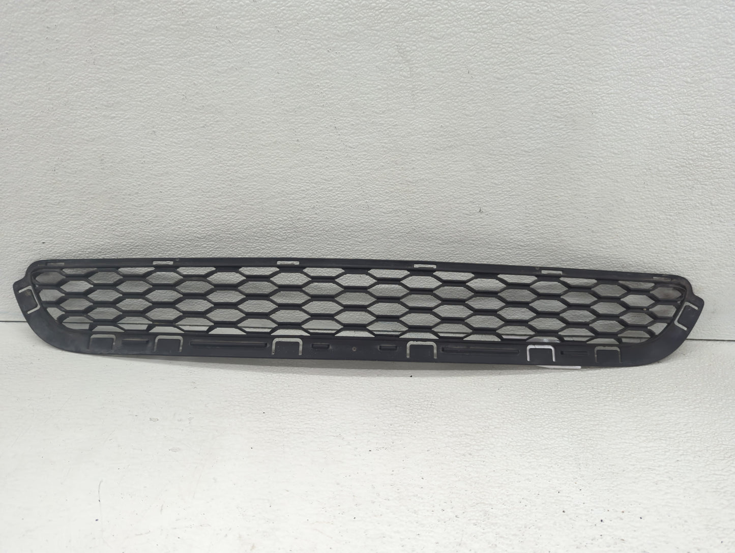 2011-2014 Dodge Avenger Front Grille Bumper Not Included - Oemusedautoparts1.com