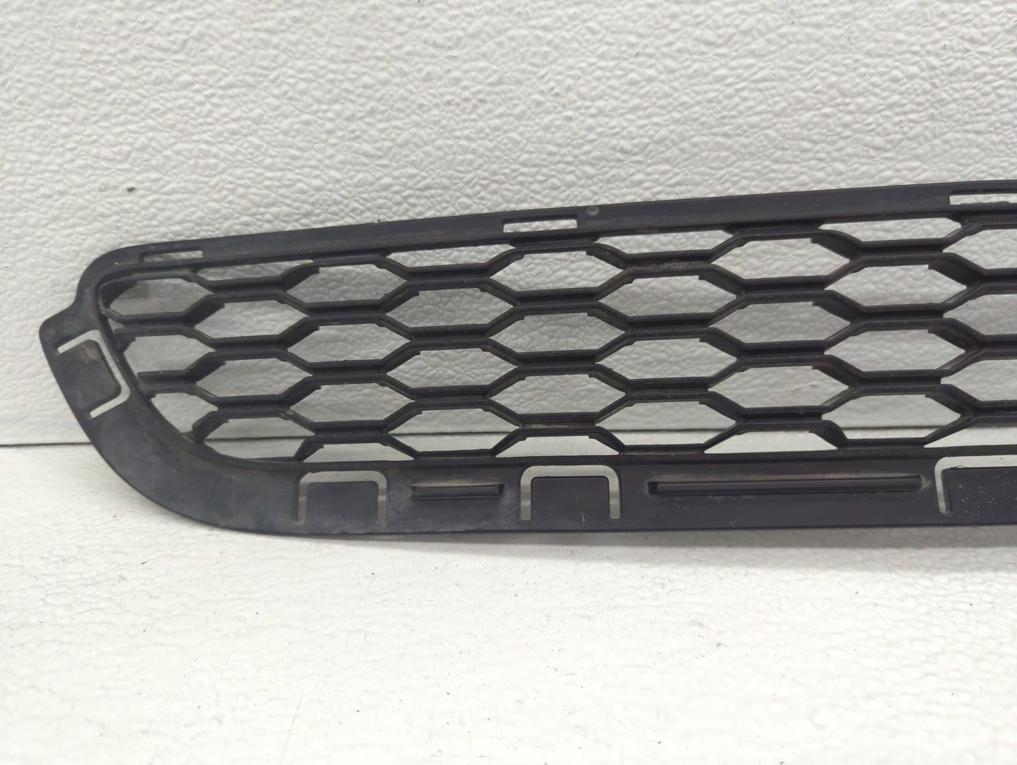 2011-2014 Dodge Avenger Front Grille Bumper Not Included - Oemusedautoparts1.com