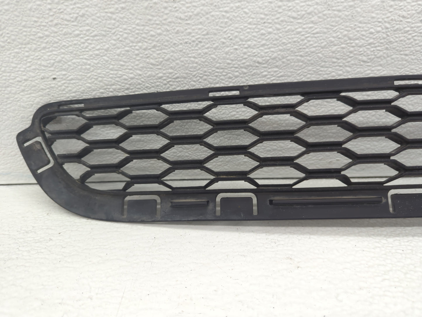 2011-2014 Dodge Avenger Front Grille Bumper Not Included - Oemusedautoparts1.com