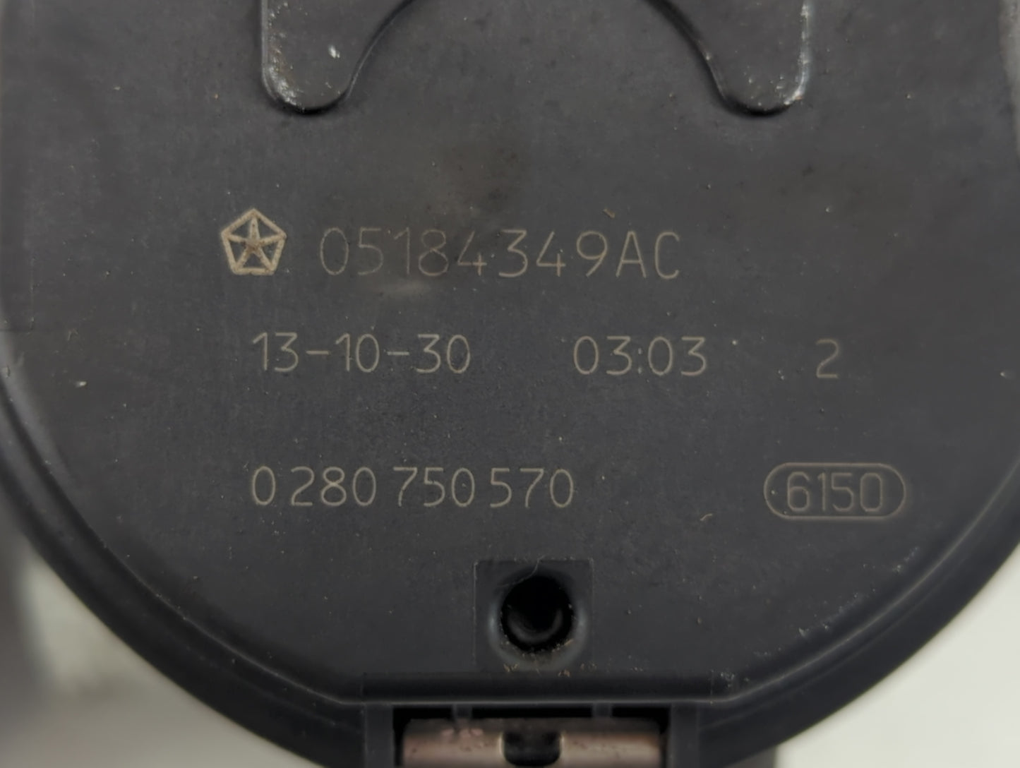 2011-2014 Dodge Avenger Throttle Body P/N:0 280 750 570 05184349AC Fits OEM Used Auto Parts - Oemusedautoparts1.com
