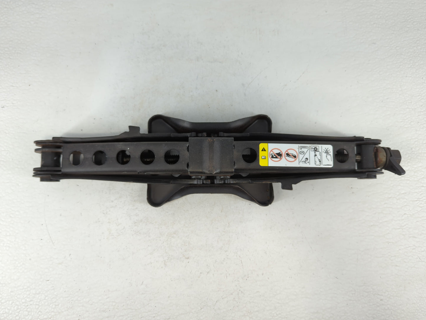 2014 Dodge Avenger Spare Scissor Car Jack - Oemusedautoparts1.com