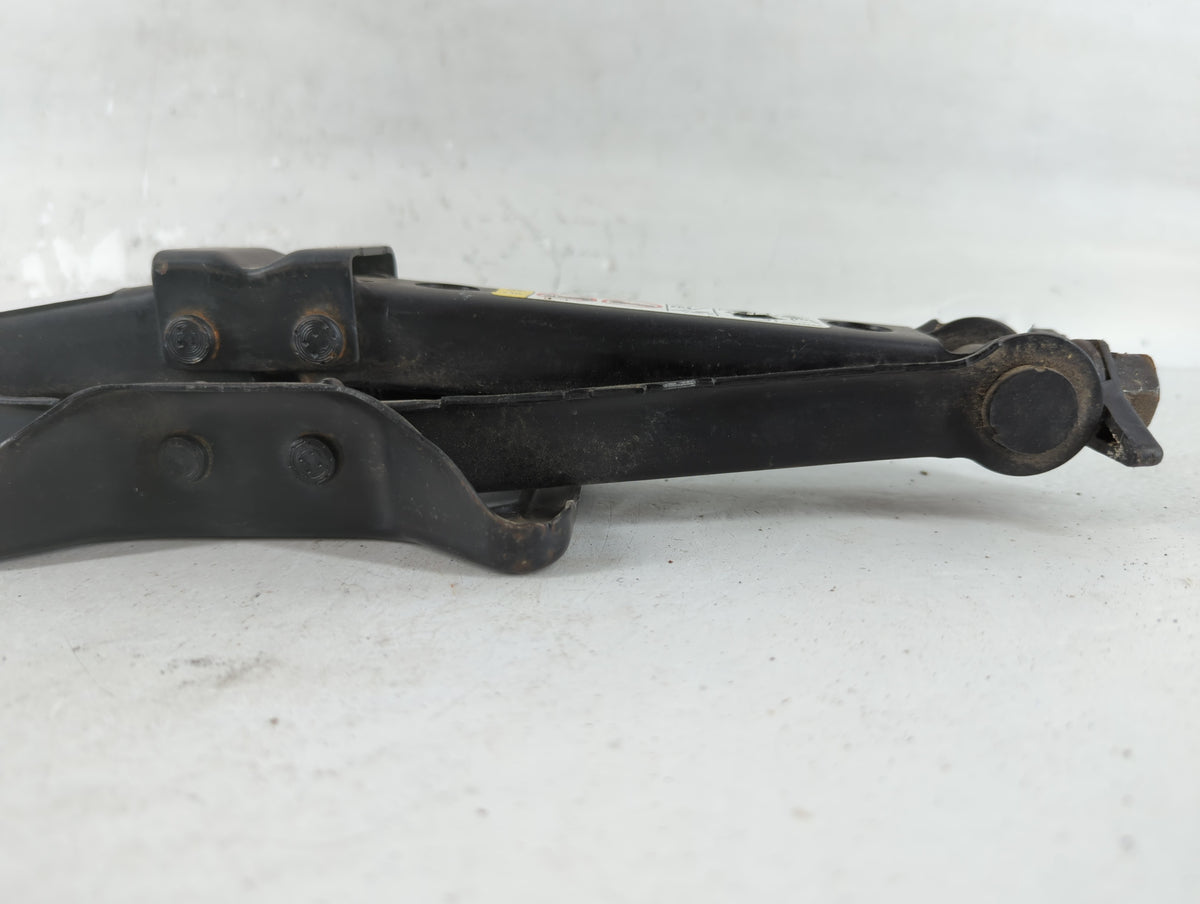 2014 Dodge Avenger Spare Scissor Car Jack 761428 - Oemusedautoparts1.com