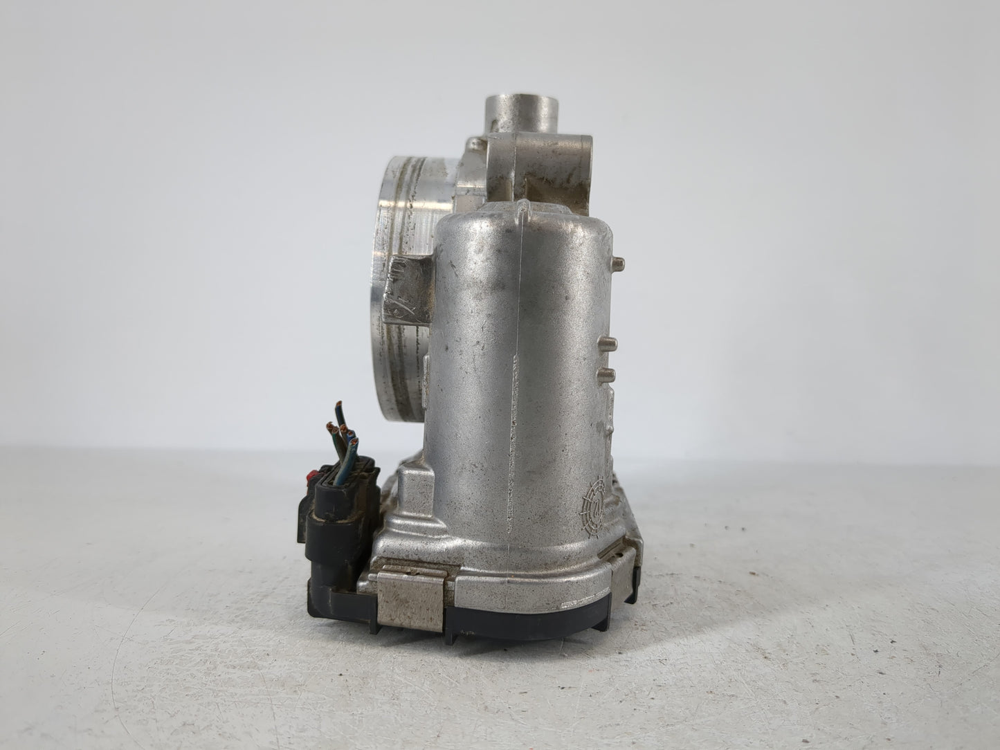 2014 Dodge Caravan Throttle Body P/N:05184349AC Fits Fits 2011 2012 2013 2015 2016 2017 2018 2019 2020 2021 2022 OEM Used Au
