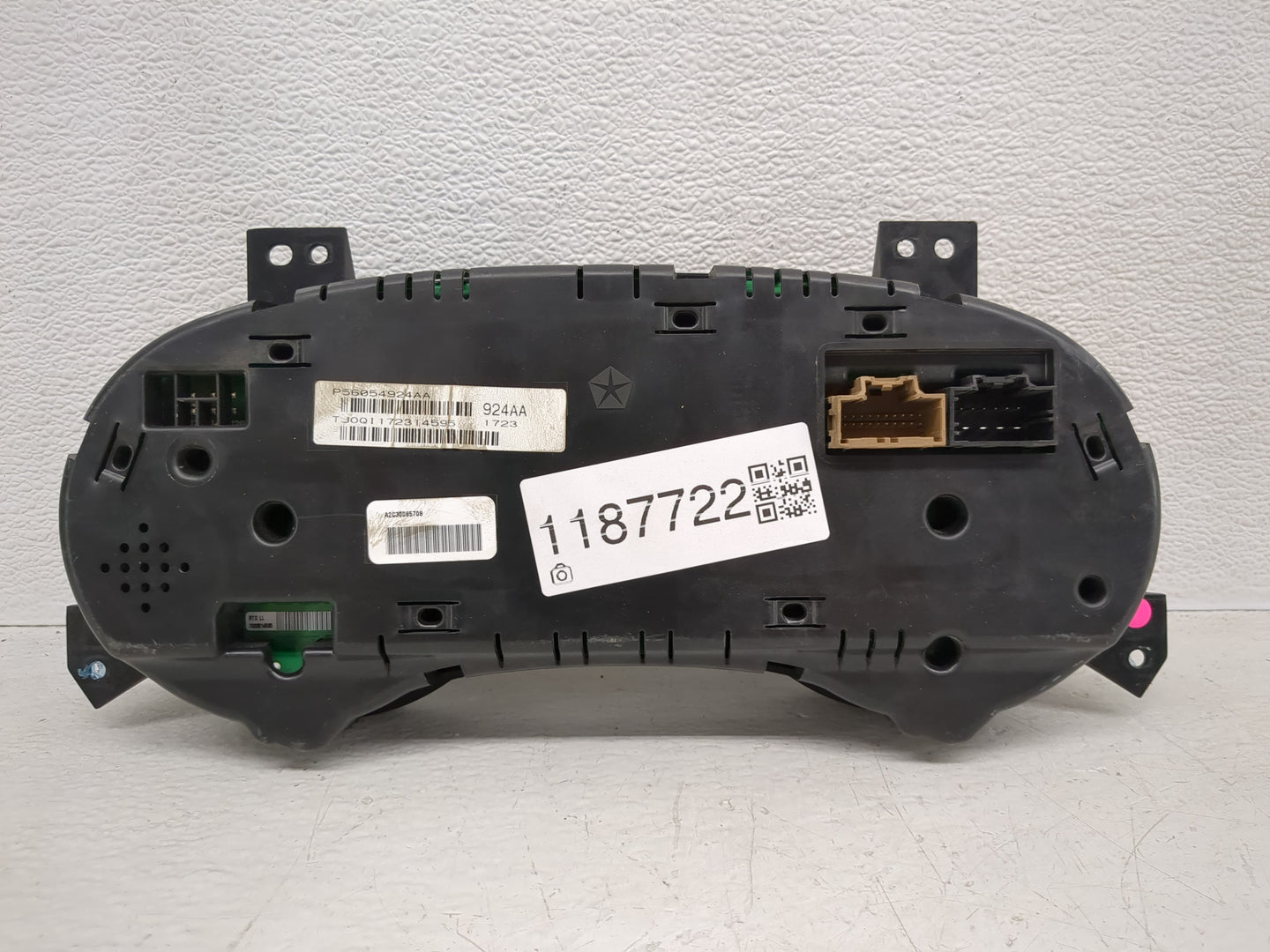 2014 Dodge Caravan Instrument Cluster Speedometer Gauges P/N:P56054924AA Fits OEM Used Auto Parts - Oemusedautoparts1.com