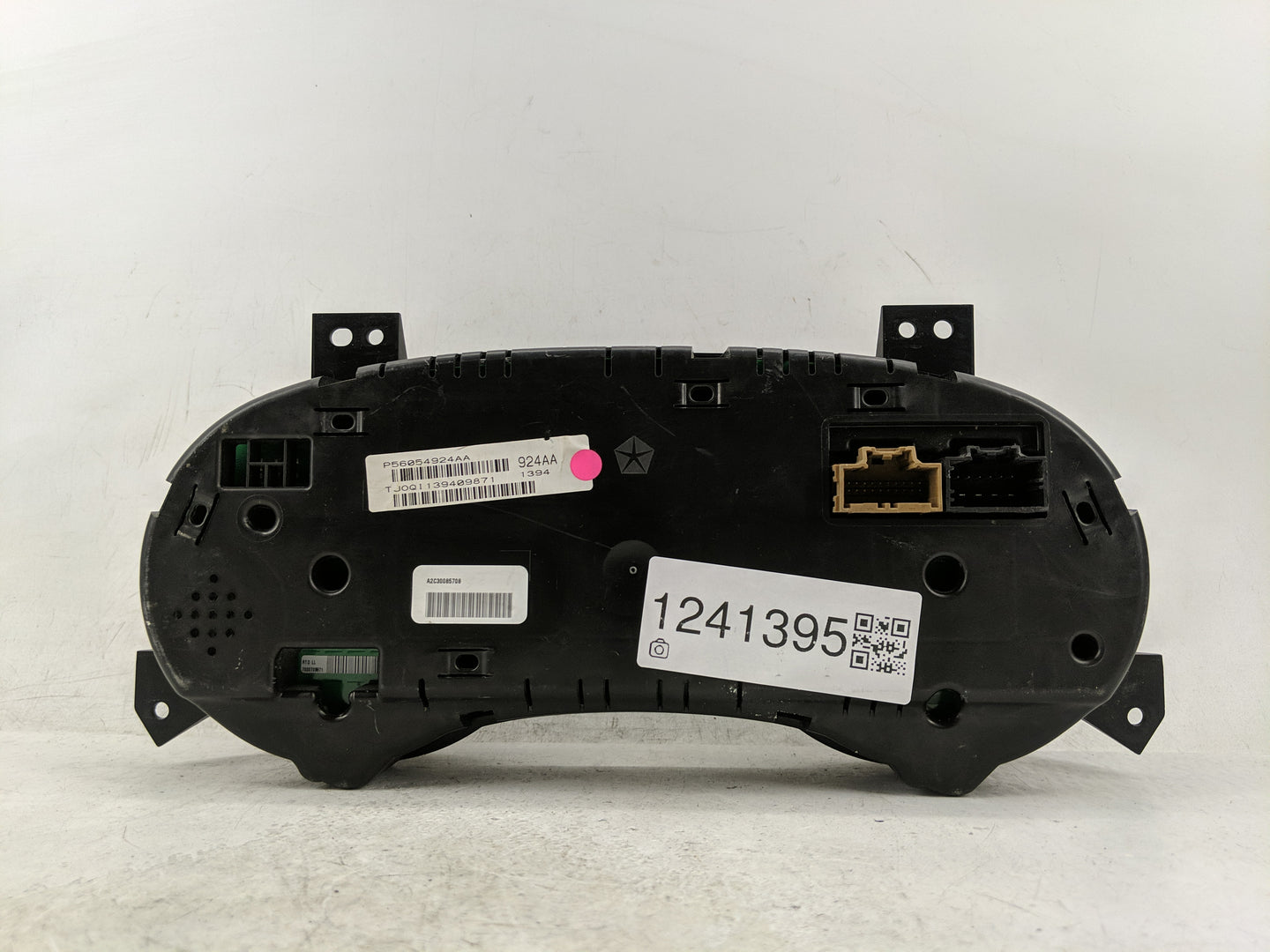 2014 Dodge Caravan Instrument Cluster Speedometer Gauges P/N:P56054924AA Fits OEM Used Auto Parts - Oemusedautoparts1.com