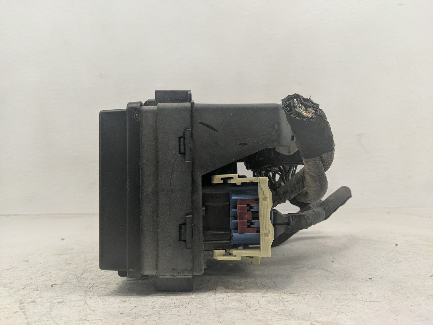 2014 Dodge Caravan Fusebox Fuse Box Panel Relay Module Fits OEM Used Auto Parts - Oemusedautoparts1.com