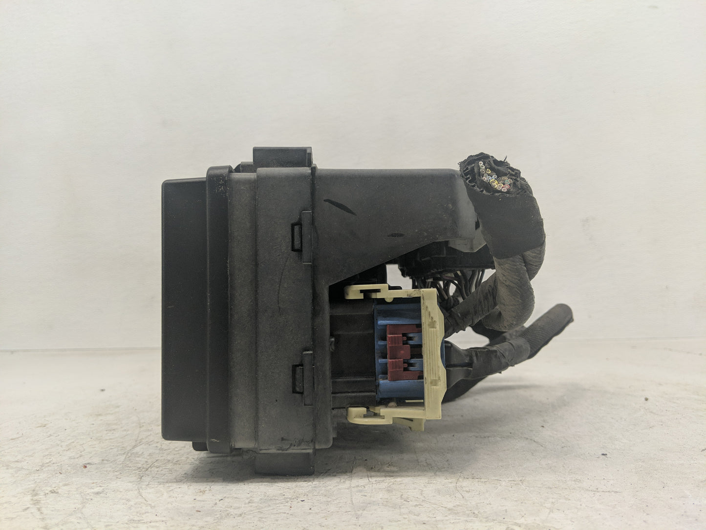 2014 Dodge Caravan Fusebox Fuse Box Panel Relay Module Fits OEM Used Auto Parts - Oemusedautoparts1.com