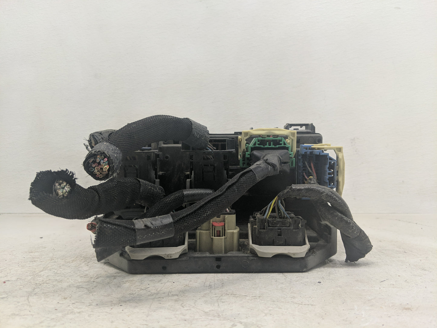 2014 Dodge Caravan Fusebox Fuse Box Panel Relay Module Fits OEM Used Auto Parts - Oemusedautoparts1.com