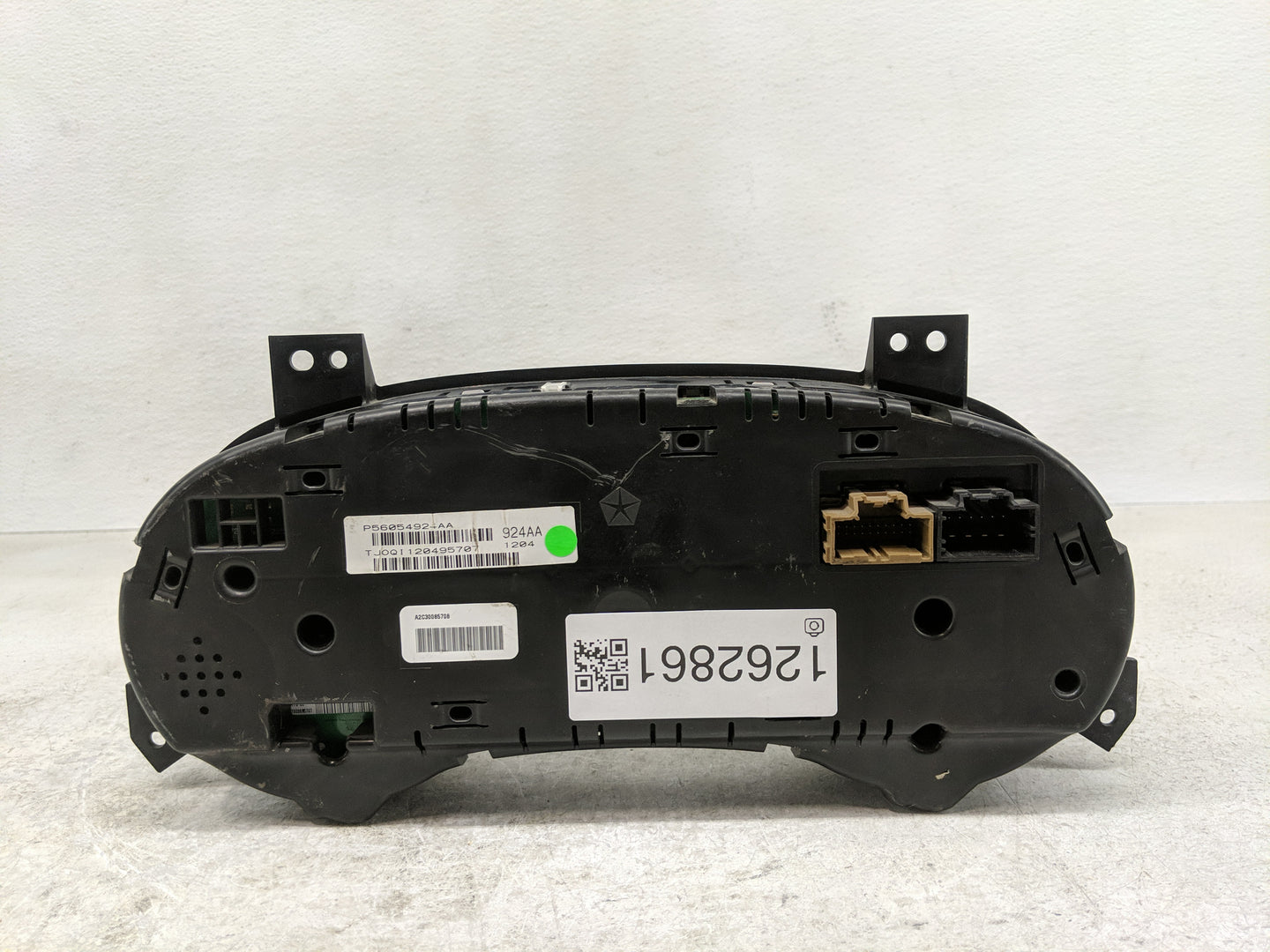 2014 Dodge Caravan Instrument Cluster Speedometer Gauges P/N:P56054924AA Fits OEM Used Auto Parts - Oemusedautoparts1.com