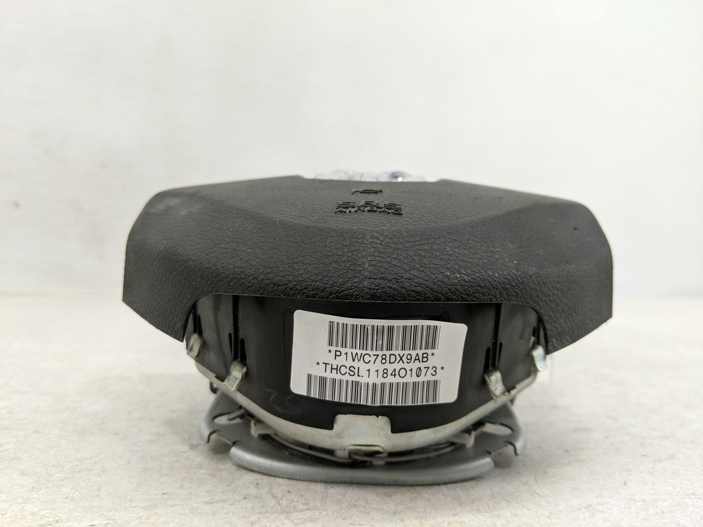 2014 Dodge Caravan Air Bag Driver Left Steering Wheel Mounted Fits Fits 2012 OEM Used Auto Parts - Oemusedautoparts1.com