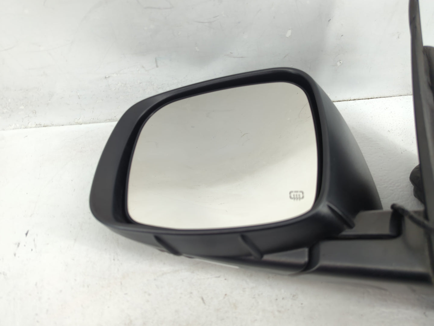 2014 Dodge Caravan Driver Side View Mirror - Left Door Mirror OEM Used - Oemusedautoparts1.com