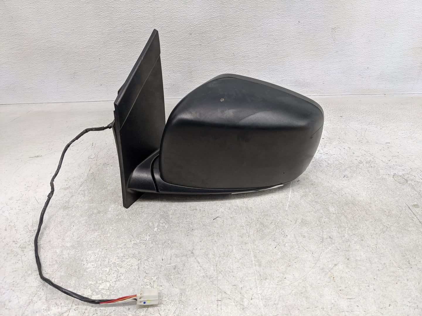 2014 Dodge Caravan Driver Side View Mirror - Left Door Mirror OEM Used - Oemusedautoparts1.com