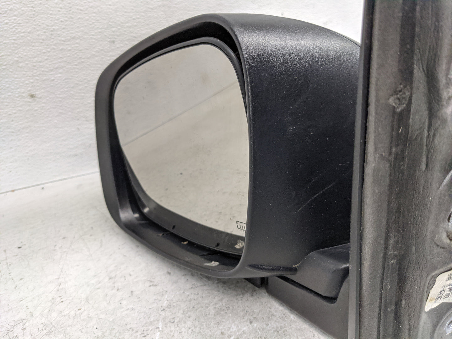 2014 Dodge Caravan Driver Side View Mirror - Left Door Mirror OEM Used - Oemusedautoparts1.com