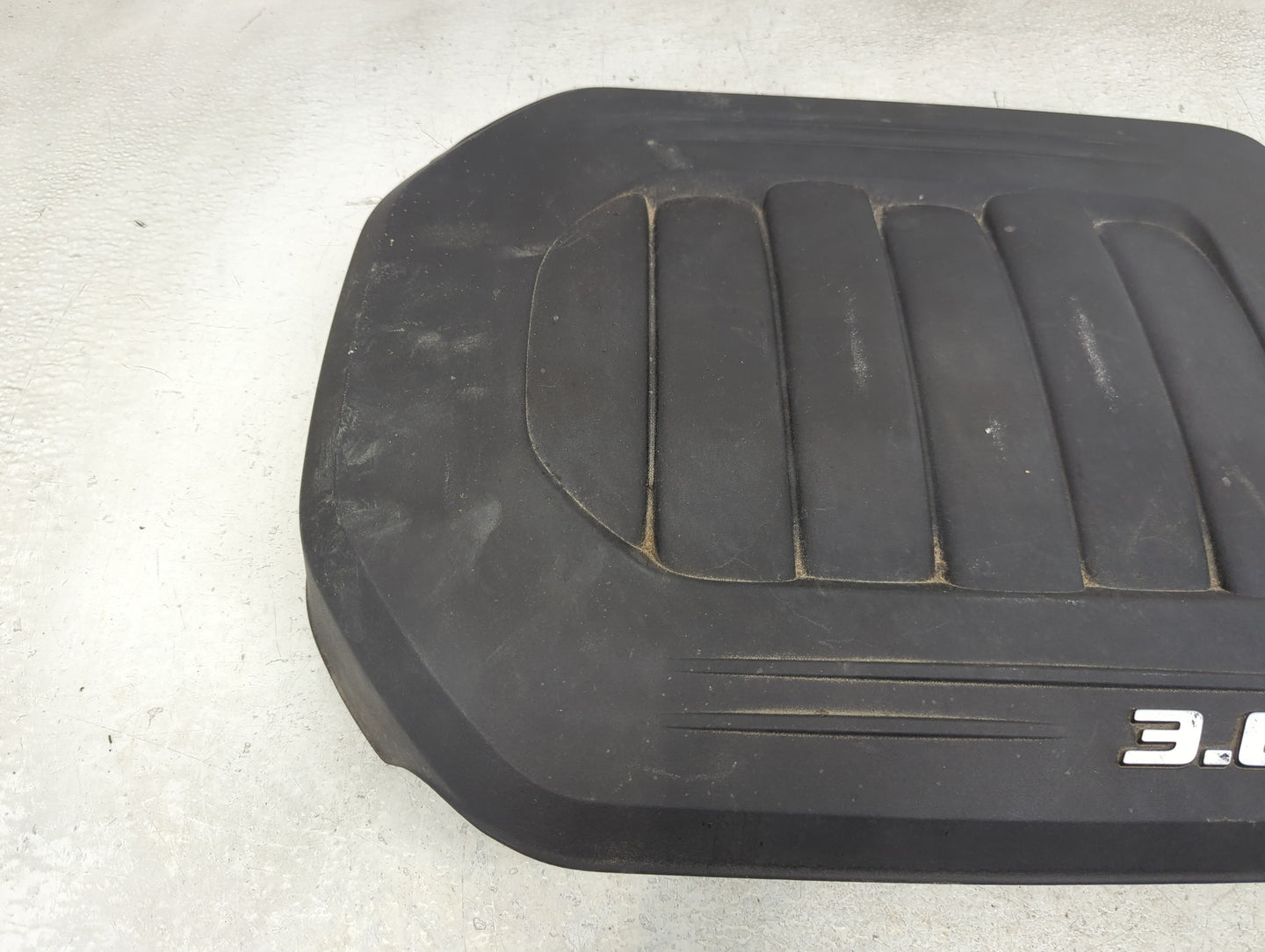 2014 Dodge Caravan Engine Cover - Oemusedautoparts1.com