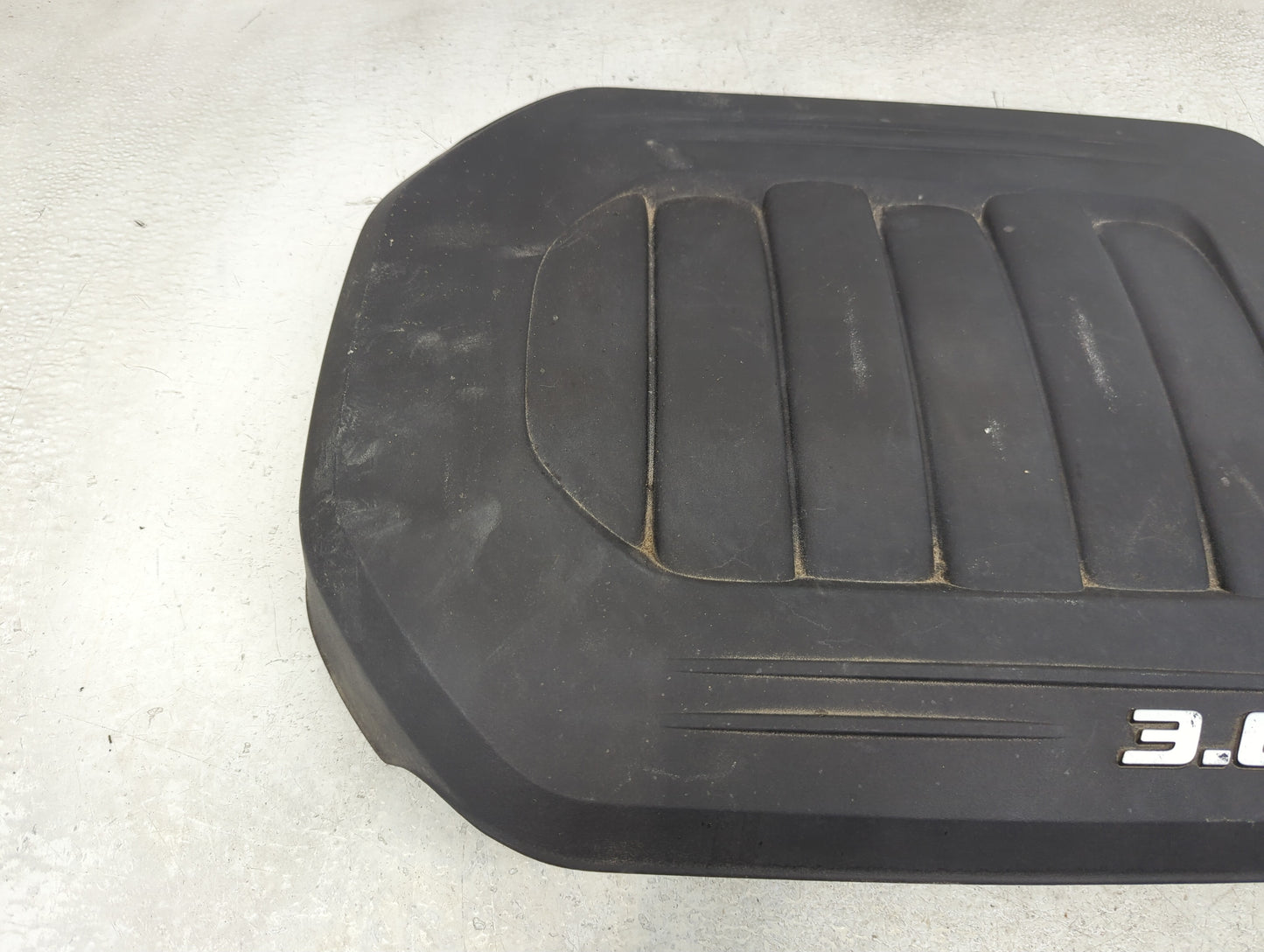 2014 Dodge Caravan Engine Cover - Oemusedautoparts1.com