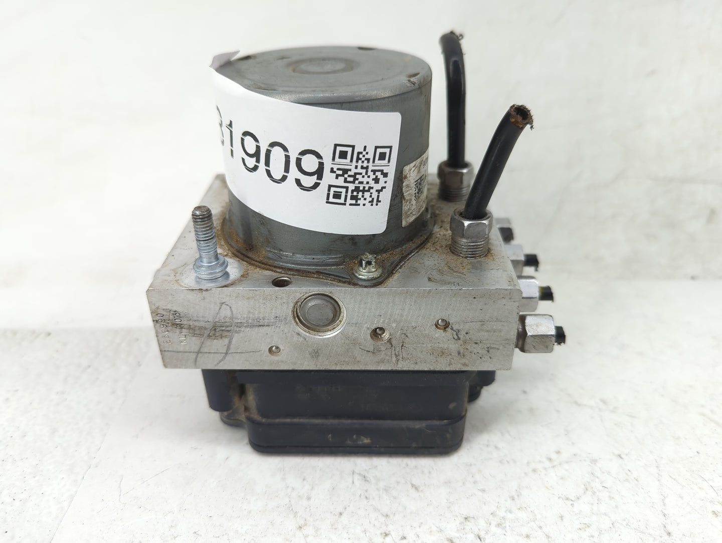 2014 Dodge Caravan ABS Pump Control Module Replacement P/N:68183803AC Fits OEM Used Auto Parts - Oemusedautoparts1.com