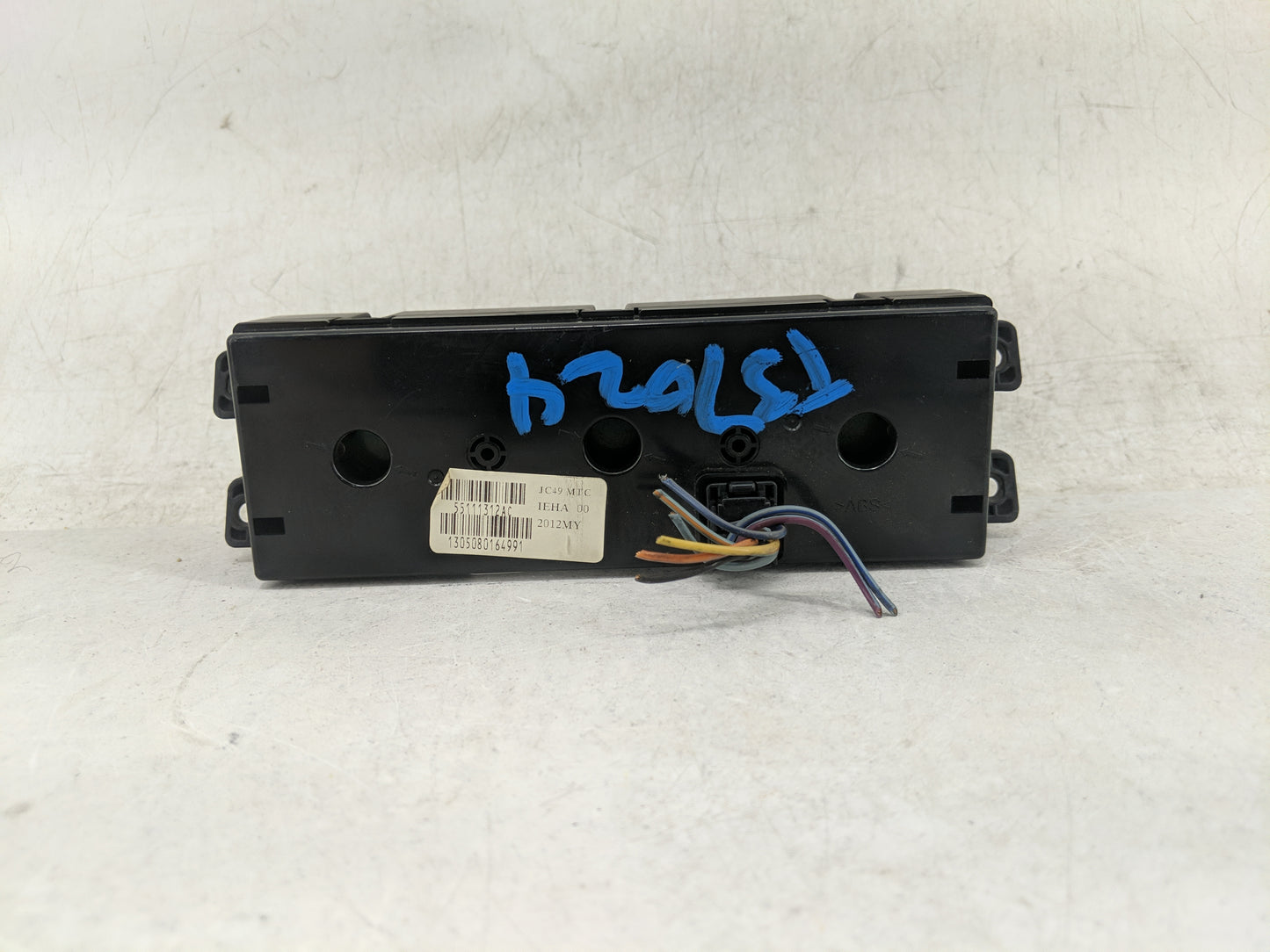 2014 Dodge Caravan Climate Control Module Temperature AC/Heater Replacement P/N:55111312AC JC49 MTC Fits OEM Used Auto Parts