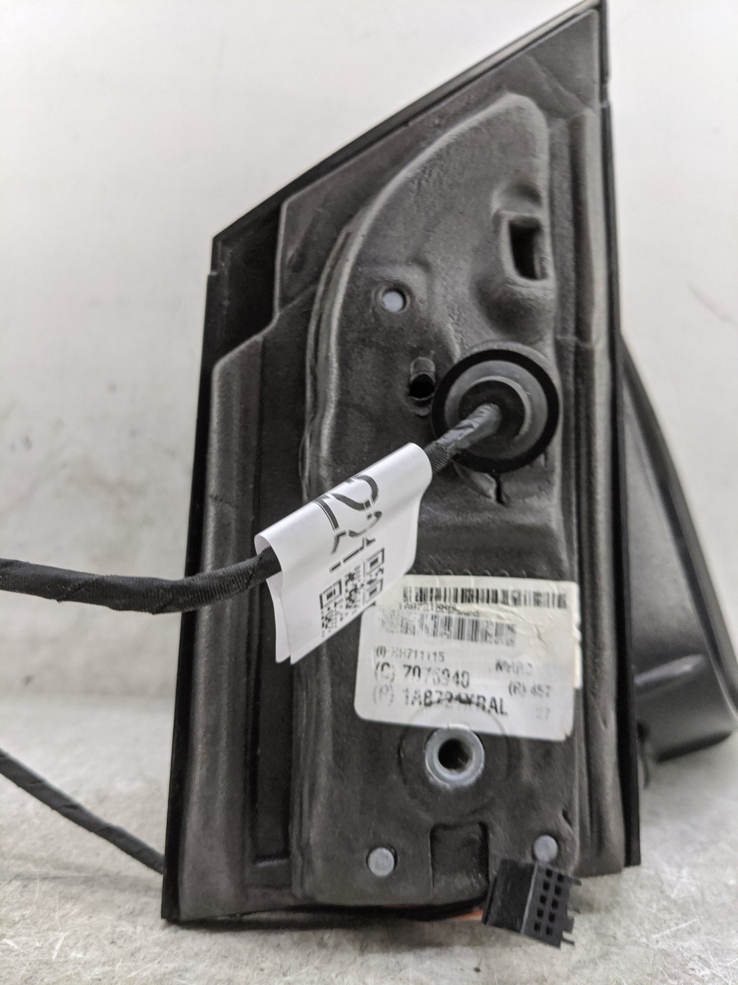 2014 Dodge Caravan Passenger Side View Mirror - Right Door Mirror OEM Used - Oemusedautoparts1.com