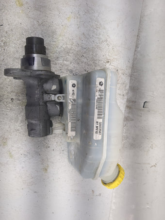 compare product Dodge Caravan Brake Master Cylinder 1496767