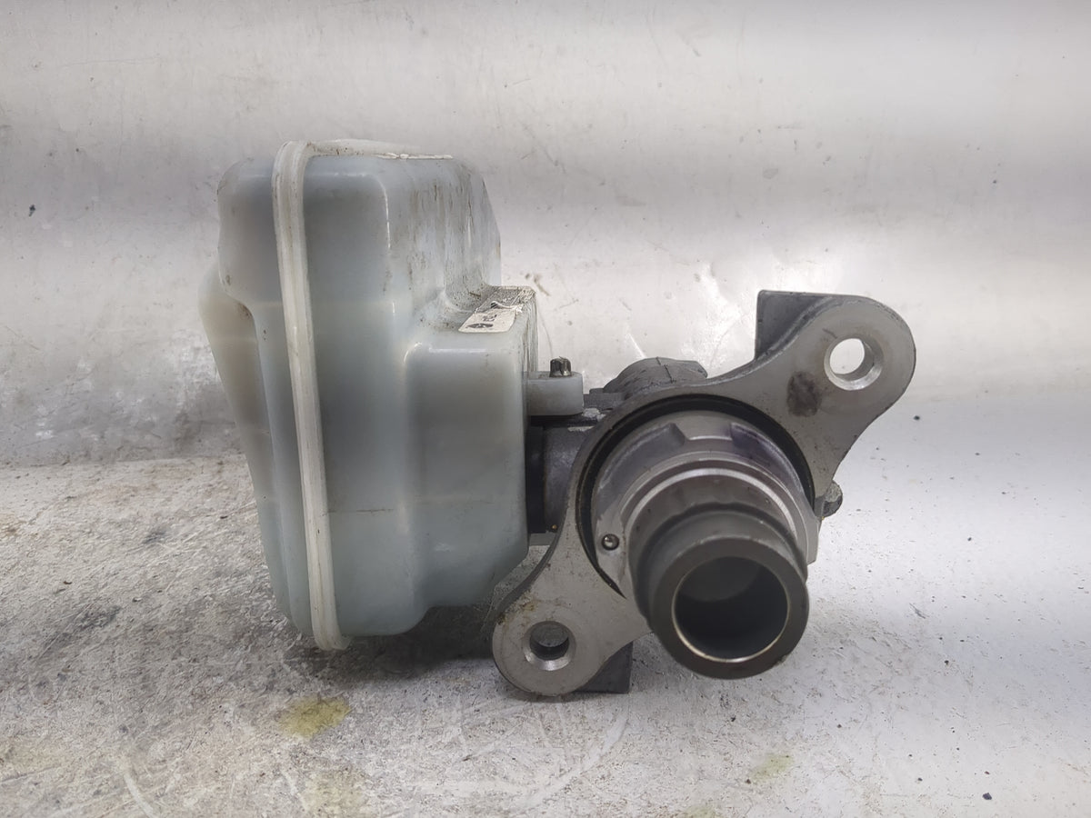 Dodge Caravan Brake Master Cylinder 1496767 - Oemusedautoparts1.com