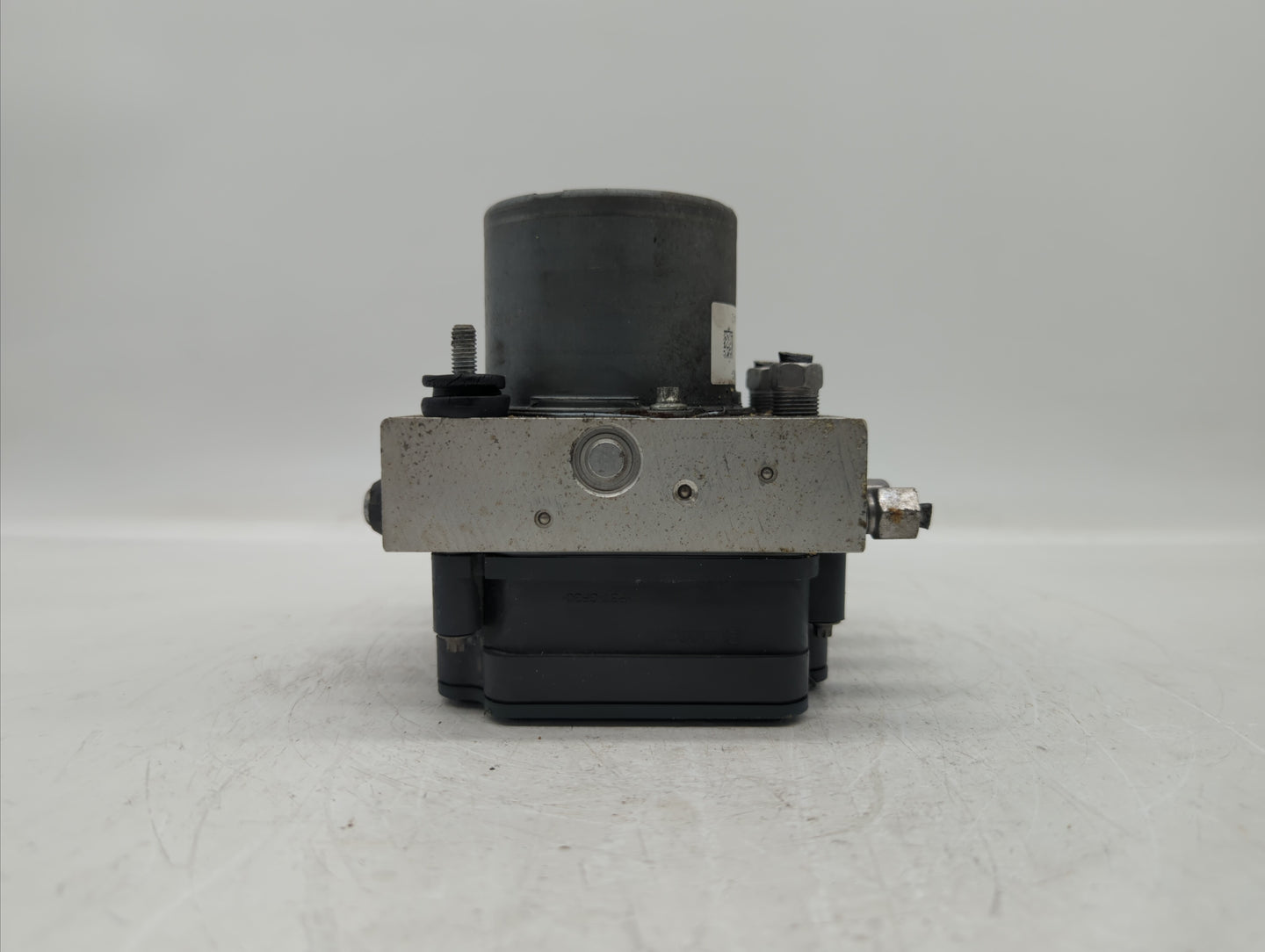 2014 Dodge Caravan ABS Pump Control Module Replacement P/N:P68183803AC Fits OEM Used Auto Parts - Oemusedautoparts1.com