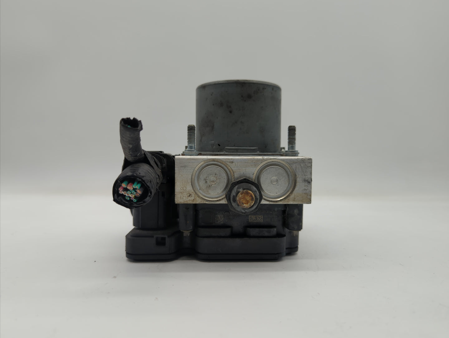 2014 Dodge Caravan ABS Pump Control Module Replacement P/N:P68183803AC Fits OEM Used Auto Parts - Oemusedautoparts1.com