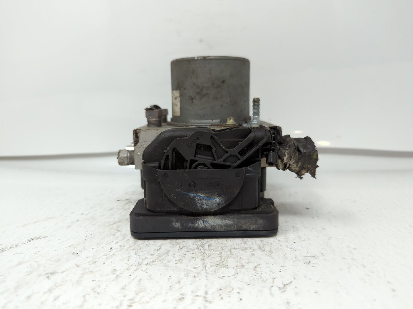 2014 Dodge Caravan ABS Pump Control Module Replacement P/N:P68183803AC Fits OEM Used Auto Parts - Oemusedautoparts1.com