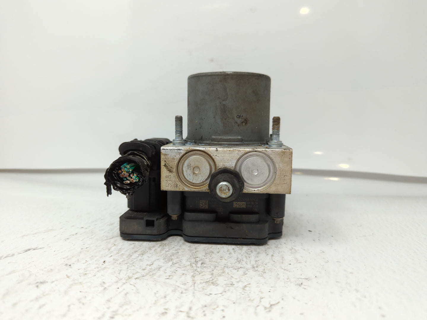 2014 Dodge Caravan ABS Pump Control Module Replacement P/N:P68183803AC Fits OEM Used Auto Parts - Oemusedautoparts1.com