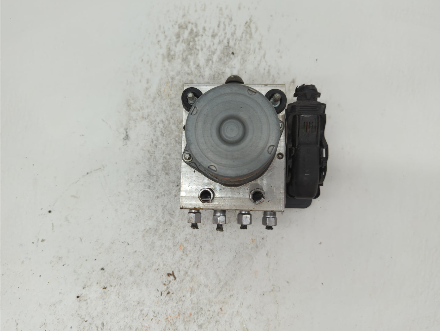 2014 Dodge Caravan ABS Pump Control Module Replacement P/N:P68183803AC Fits OEM Used Auto Parts - Oemusedautoparts1.com