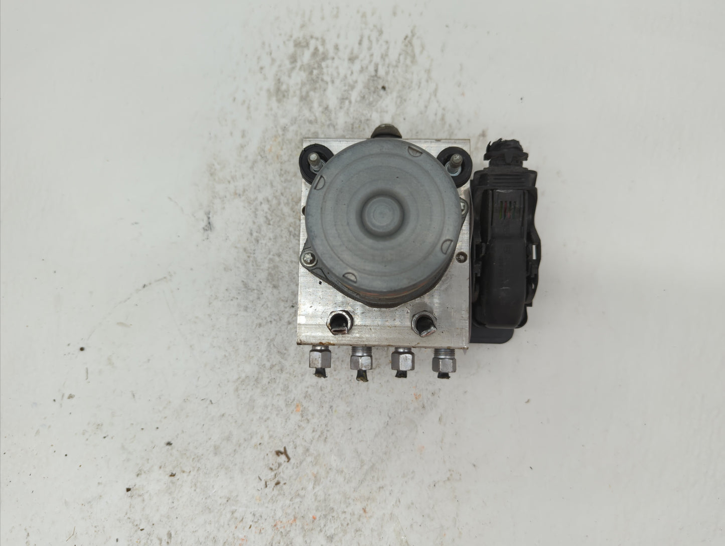 2014 Dodge Caravan ABS Pump Control Module Replacement P/N:P68183803AC Fits OEM Used Auto Parts - Oemusedautoparts1.com