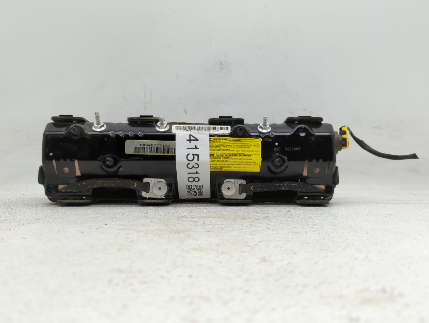 2014 Dodge Caravan Air Bag Driver Left Knee OEM P/N:P05057771AD P05057771AF Fits Fits 2015 2016 2017 2018 OEM Used Auto Part