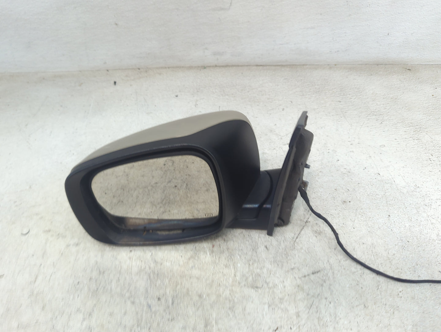 2014 Dodge Caravan Driver Side View Mirror - Left Door Mirror OEM Used - Oemusedautoparts1.com