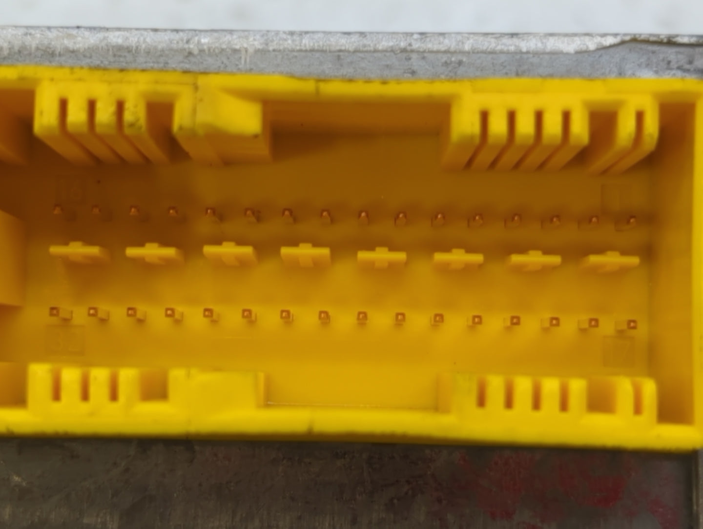 Dodge Caravan Chassis Control Module Ccm Bcm Body Control P56043708ah - Oemusedautoparts1.com