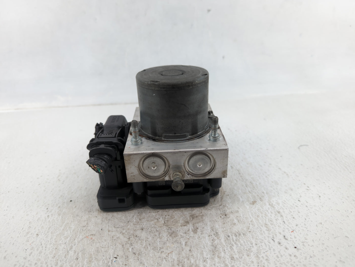 2014 Dodge Caravan ABS Pump Control Module Replacement P/N:P68183803AC Fits OEM Used Auto Parts - Oemusedautoparts1.com