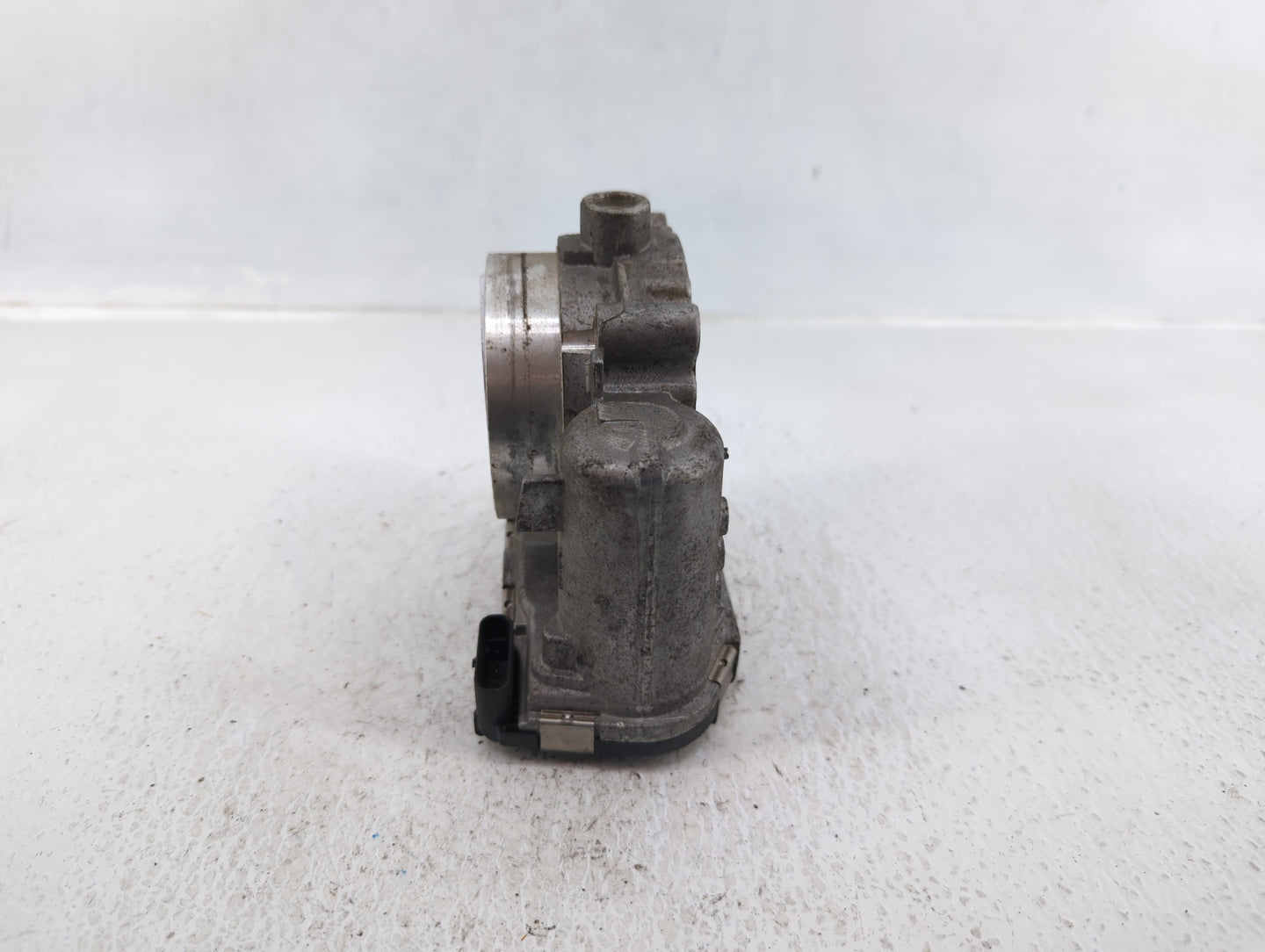 2014 Dodge Caravan Throttle Body P/N:05184349AC Fits Fits 2011 2012 2013 2015 2016 2017 2018 2019 2020 2021 2022 OEM Used Au