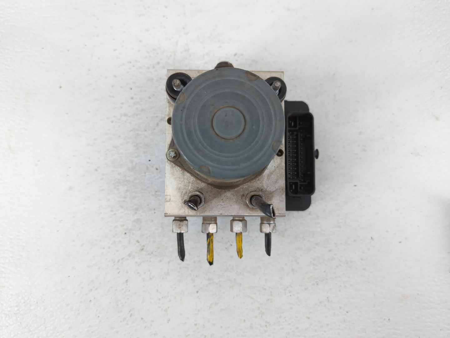 2014 Dodge Caravan ABS Pump Control Module Replacement P/N:P68183803AC Fits OEM Used Auto Parts - Oemusedautoparts1.com