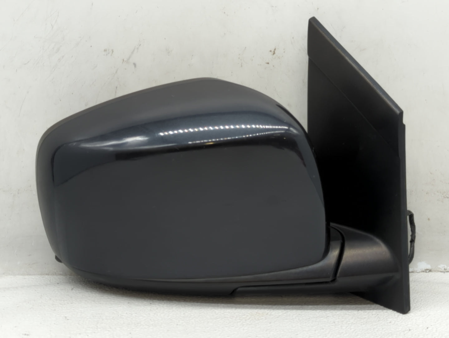 2014 Dodge Caravan Driver Side View Mirror - Left Door Mirror OEM Used - Oemusedautoparts1.com