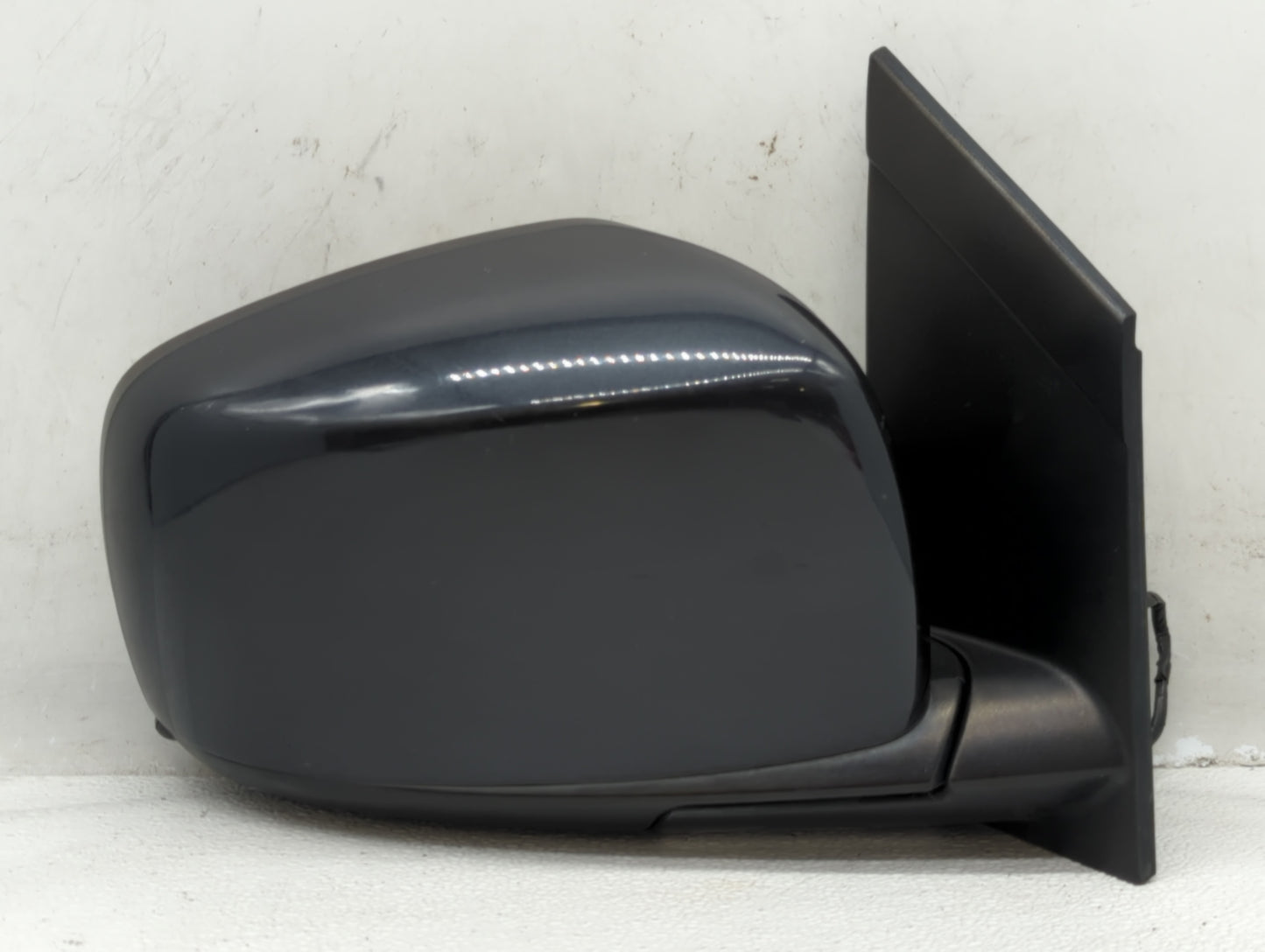 2014 Dodge Caravan Driver Side View Mirror - Left Door Mirror OEM Used - Oemusedautoparts1.com