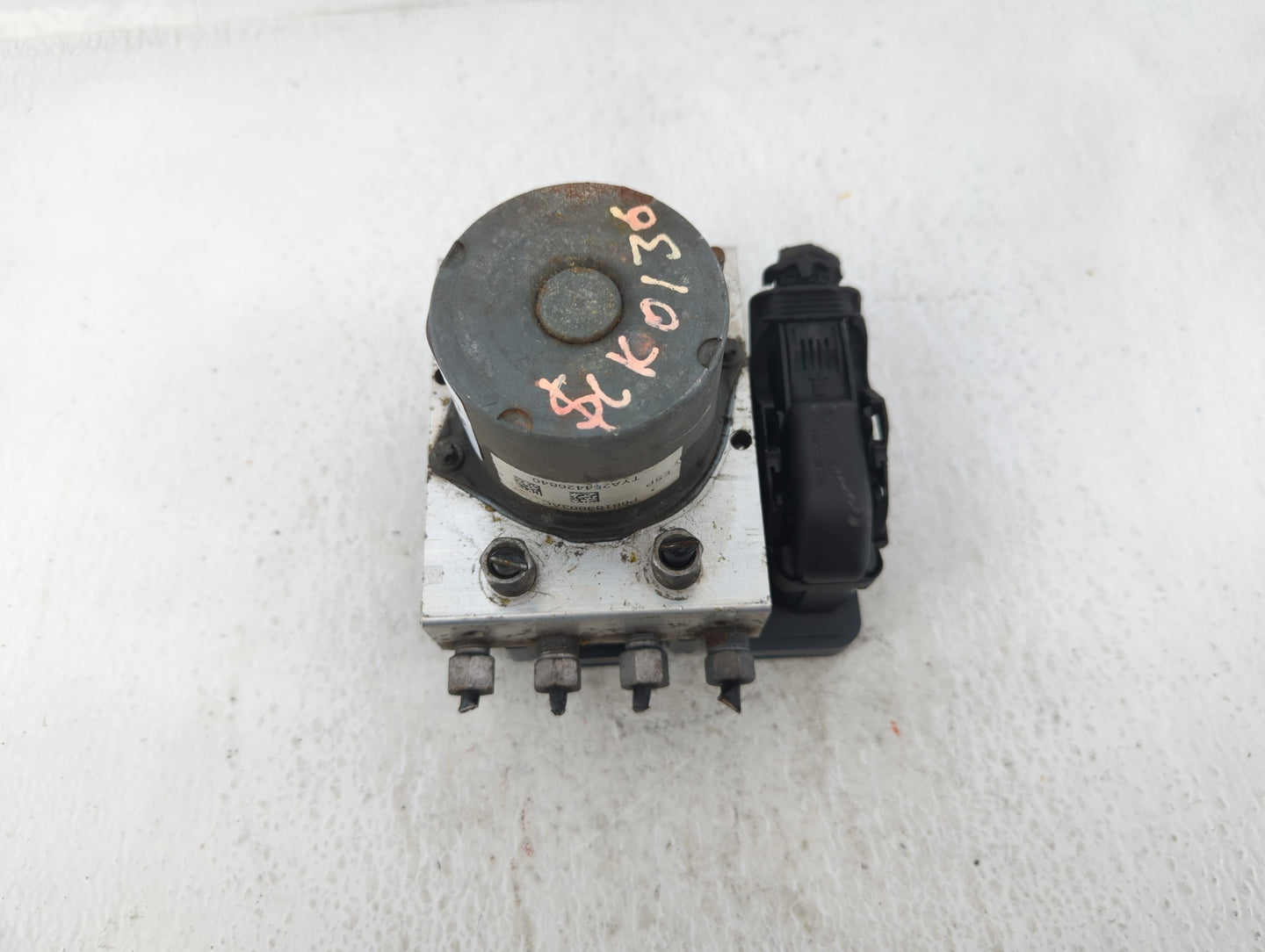 2014 Dodge Caravan ABS Pump Control Module Replacement P/N:P68183803AC Fits OEM Used Auto Parts - Oemusedautoparts1.com