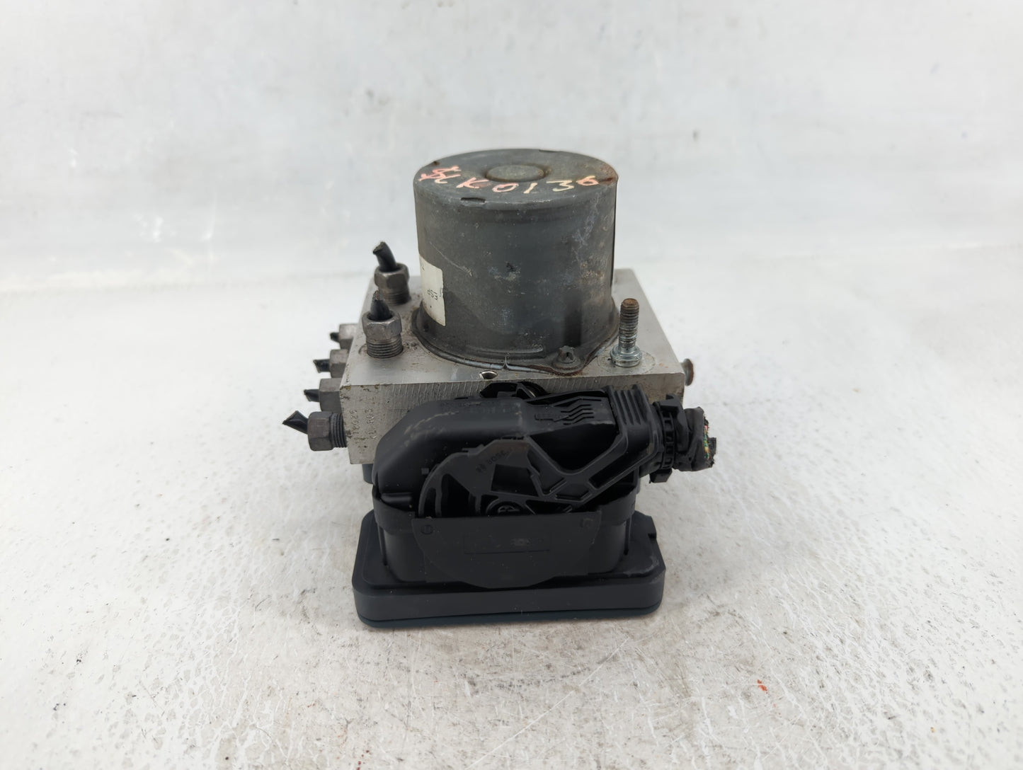 2014 Dodge Caravan ABS Pump Control Module Replacement P/N:P68183803AC Fits OEM Used Auto Parts - Oemusedautoparts1.com